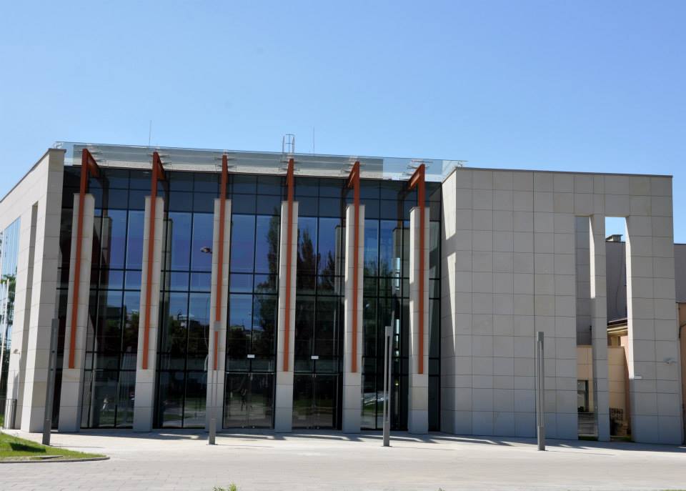 Sala koncertowa na zewnątrz Sala koncertowa na zewnątrz